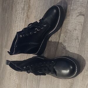 EUC/NWOT Madden NYC Black Leather White Stich Combat Boots Women's Sz 8